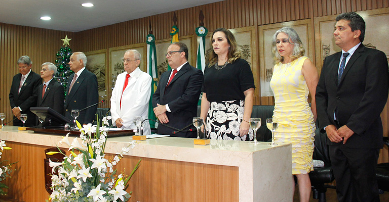 Câmara de  Vereadores de Natal homenageia dentista com a Comenda Dr. Clemente Galvão Neto