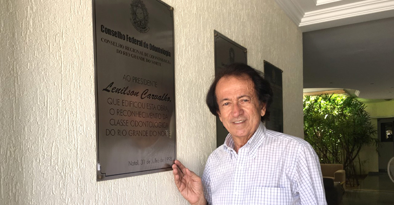 Ex-presidente do CRO-RN, Lenilson Carvalho completa 55 anos de formado  