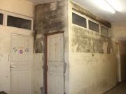 Neste setor, a parede continua suja e sala dos bebês em sua primeira escovação será fechada