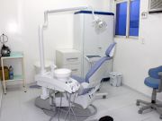 Consultório com piso novo e cadeira da Kavo
