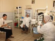 Fiscal do CRO-RN conversa com dentista da unidade básica de SMG