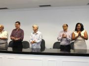 Ex-prefeito de Rodolfo Fernandes, Francisco Germano; presidente do CRO-RN, Jaldir Cortez; conselheiro Federal Eimar Lopes; presidente da APDERN, José Everaldo, e a autora Neudimar