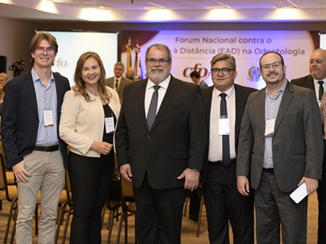 Fórum Nacional Contra a modalidade de Educação a Distância na formação em Odontologia