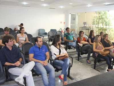 Alunos de Odontologia da UERN visitam o CRO-RN
