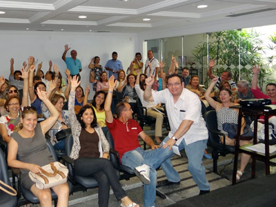 Dentistas em greve decidem manter a paralisação 