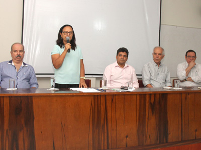 Entidades da Odontologia participam de mesa redonda com concluintes da UnP