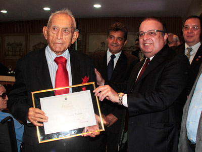 Câmara de Vereadores de Natal homenageia dentistas e cria Comenda Dr. Clemente Galvão Neto