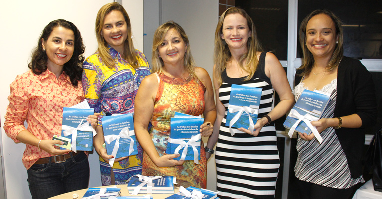 Livro do Departamento de Saúde Coletiva da UFRN tem trabalho de dentistas sobre Educação Permanente 