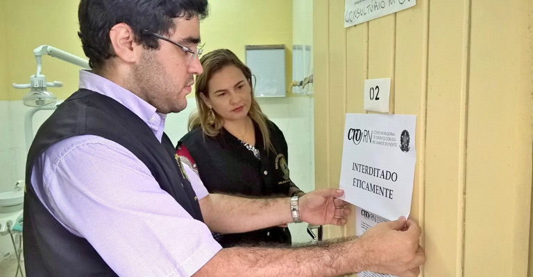 Fiscais do CRO-RN interditam eticamente o CEO II de Mossoró
