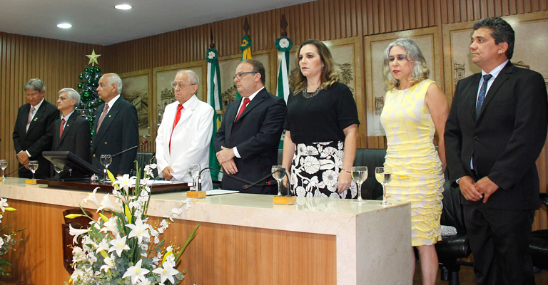 Câmara de Vereadores de Natal homenageia dentista com a Comenda Dr. Clemente Galvão Neto