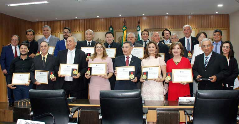 Câmara de Vereadores de Natal homenageia os cirurgiões-dentistas em sessão solene