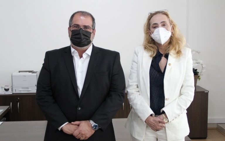 Presidente do CFO recebe a Senadora (MDB-RO) e Cirurgiã-Dentista Maria Eliza