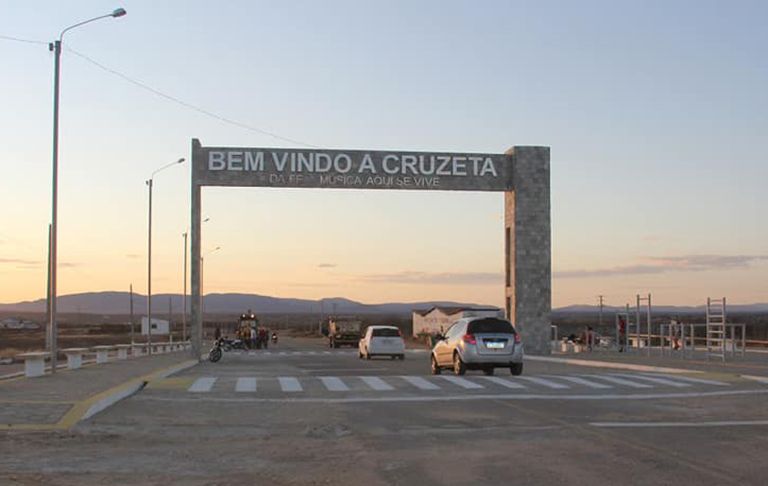 Juízes da JFRN dão prazos para Cruzeta, Lagoa Nova e Pau dos Ferros cumprirem sentenças e liminar na aplicação da lei 3.999/61