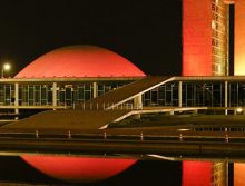 Iluminação laranja no Congresso alerta para a importância dos cuidados ortodônticos preventivos