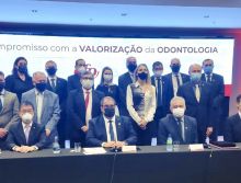 Presidente do CRO-RN renúncia para tomar posse como Conselheiro Federal; secretária-Geral assume presidência